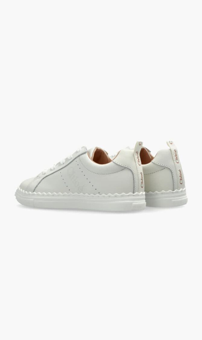 Sports shoes