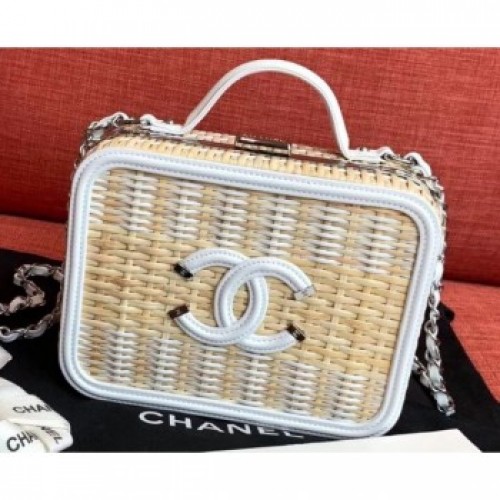 Chanel Rattan/Patent Calfskin CC Filigree Vanity Case Medium Bag A93343 White 2019 AQ02601 Chanel Rattan/Patent Calfskin CC Filigree Vanity Case Medium Bag A93343 White 2019 AQ02601