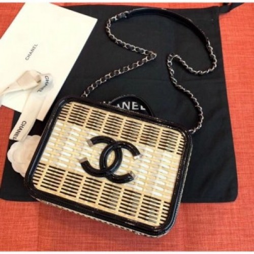Chanel Rattan and Patent Calfskin Vanity Case A93343 Beige/Black/White 2019 Collection AQ00851