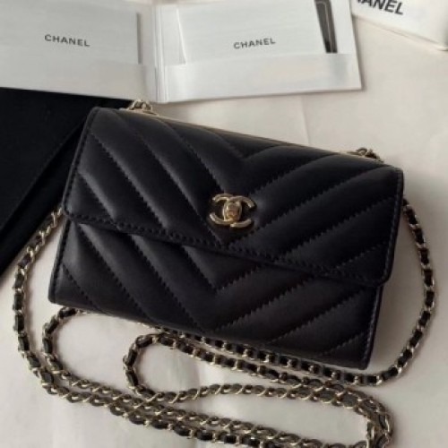 Chanel Lambskin Chevron Trendy CC Wallet with Chain Black 2018 Collection AQ00928 Chanel Lambskin Chevron Trendy CC Wallet with Chain Black 2018 Collection AQ00928