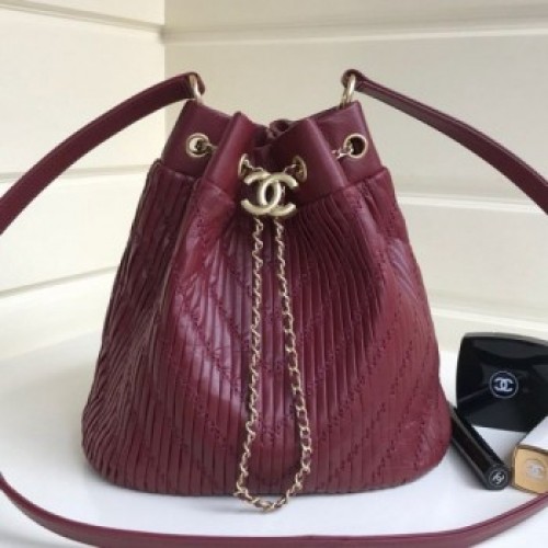 Chanel Chevron Pleated Bucket Bag Burberrygundy 2019 Collection AQ00530 Chanel Chevron Pleated Bucket Bag Burberrygundy 2019 Collection AQ00530