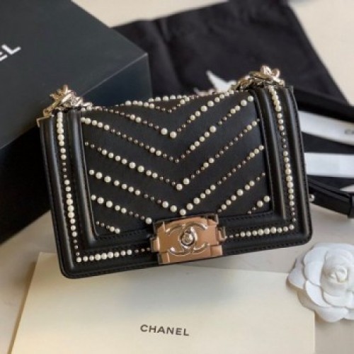 Chanel Pearl Chevron Calfskin Small Boy Flap Bag A67085 Black 2020 Collection AQ01578 Chanel Pearl Chevron Calfskin Small Boy Flap Bag A67085 Black 2020 Collection AQ01578