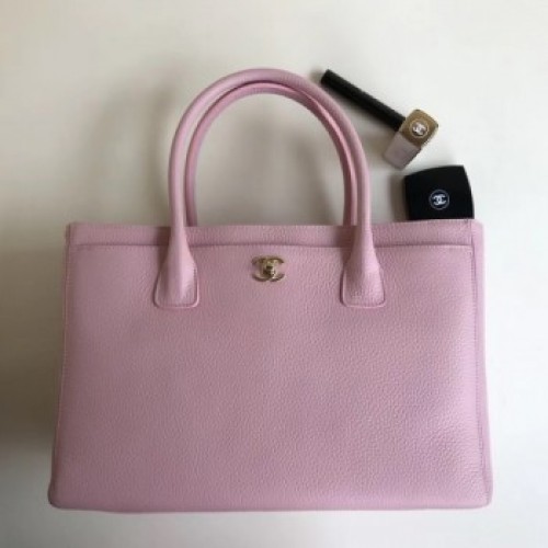 chanel cerf tote bag in caviar leather pink with gold hardware AQ02384