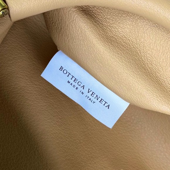 Bottega Veneta The Pouch Belt Bag In Almond Lambskin Bottega Veneta The Pouch Belt Bag In Almond Lambskin