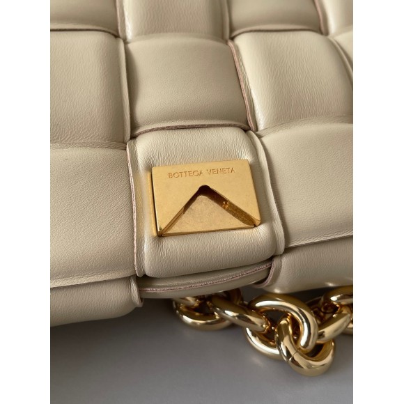 Bottega Veneta Chain Cassette Bag In Porridge Intrecciato Lambskin Bottega Veneta Chain Cassette Bag In Porridge Intrecciato Lambskin