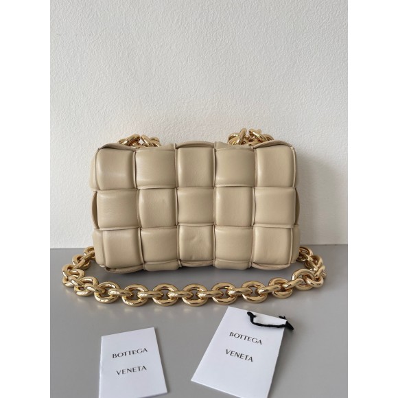 Bottega Veneta Chain Cassette Bag In Porridge Intrecciato Lambskin Bottega Veneta Chain Cassette Bag In Porridge Intrecciato Lambskin