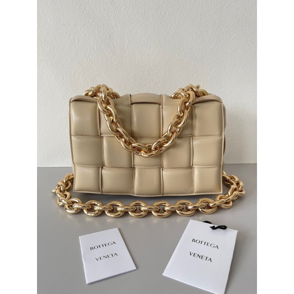 Bottega Veneta Chain Cassette Bag In Porridge Intrecciato Lambskin Bottega Veneta Chain Cassette Bag In Porridge Intrecciato Lambskin