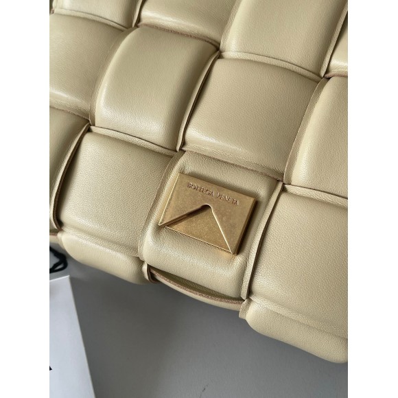 Bottega Veneta Padded Cassette Bag In Porridge Intrecciato Lambskin Bottega Veneta Padded Cassette Bag In Porridge Intrecciato Lambskin