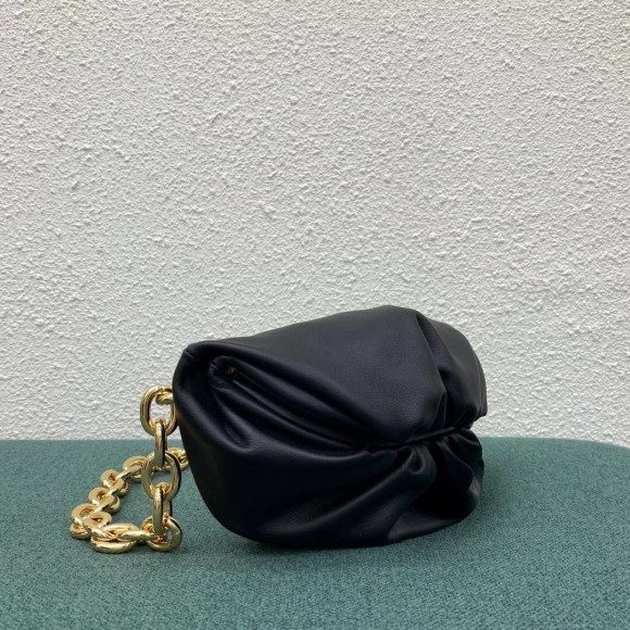 Bottega Veneta The Pouch Belt Bag In Black Lambskin Bottega Veneta The Pouch Belt Bag In Black Lambskin