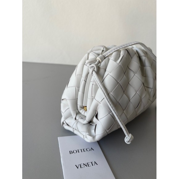 Bottega Veneta Mini Pouch with Strap in White Intrecciato Lambskin Bottega Veneta Mini Pouch with Strap in White Intrecciato Lambskin