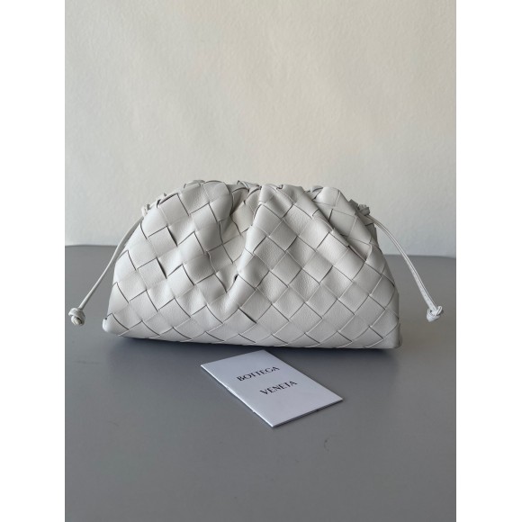 Bottega Veneta Mini Pouch with Strap in White Intrecciato Lambskin Bottega Veneta Mini Pouch with Strap in White Intrecciato Lambskin