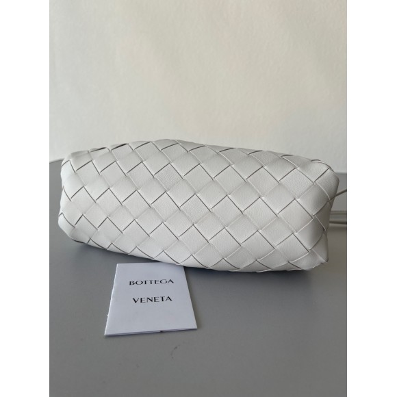 Bottega Veneta Mini Pouch with Strap in White Intrecciato Lambskin Bottega Veneta Mini Pouch with Strap in White Intrecciato Lambskin