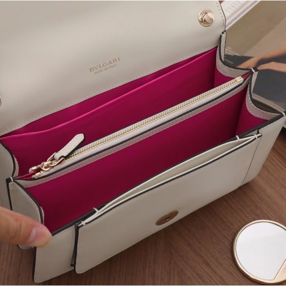 Bvlgari Serpenti Forever Medium Shoulder Bag In White Calfskin Bvlgari Serpenti Forever Medium Shoulder Bag In White Calfskin