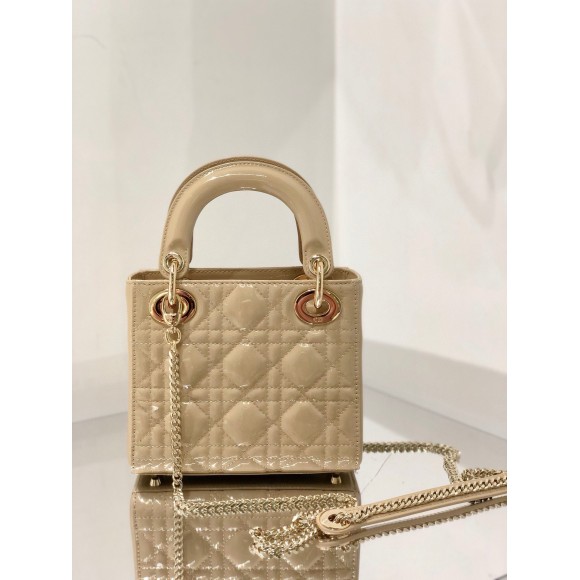 Dior Lady Dior Mini Chain Bag with Chain in Aesthetic Beige Patent Calfskin Dior Lady Dior Mini Chain Bag with Chain in Aesthetic Beige Patent Calfskin
