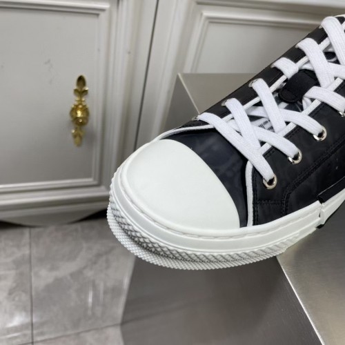 Dior Men's B23 Low-top Sneakers In Black and White Oblique Canvas Dior Men's B23 Low-top Sneakers In Black and White Oblique Canvas