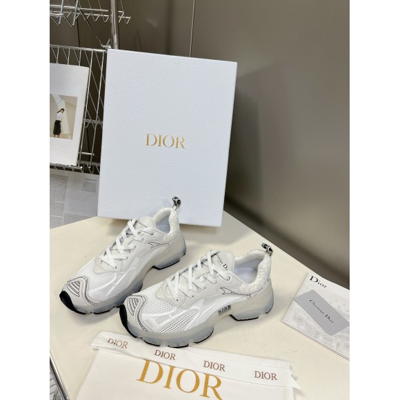 Dior Vibe Sneakers in White Technical Fabric and Mesh Dior Vibe Sneakers in White Technical Fabric and Mesh