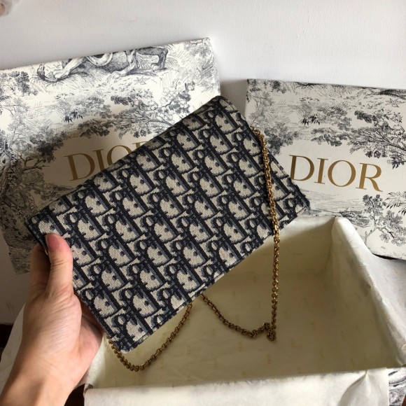 Dior Saddle Chain Pouch In Blue Dior Oblique Jacquard Dior Saddle Chain Pouch In Blue Dior Oblique Jacquard