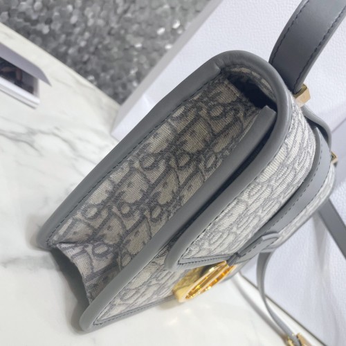 Dior 30 Montaigne Medium Bag In Grey Dior Oblique Jacquard Dior 30 Montaigne Medium Bag In Grey Dior Oblique Jacquard