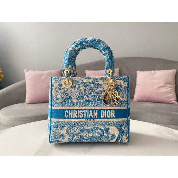 Dior Lady D-Lite Medium Bag In Blue Toile de Jouy Canvas Dior Lady D-Lite Medium Bag In Blue Toile de Jouy Canvas