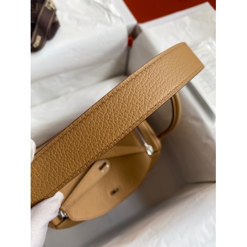 Hermes Lindy 26 Handmade Bag In Biscuit Clemence Leather