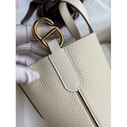 Hermes In The Loop 18 Handmade Bag in Craie Clemence Leather Hermes In The Loop 18 Handmade Bag in Craie Clemence Leather