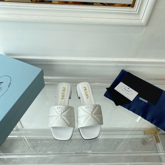 Prada Women's Slides Sandals In White Nappa Leather Prada Women's Slides Sandals In White Nappa Leather