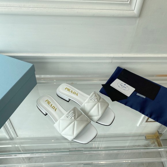 Prada Women's Slides Sandals In White Nappa Leather Prada Women's Slides Sandals In White Nappa Leather