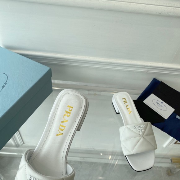 Prada Women's Slides Sandals In White Nappa Leather Prada Women's Slides Sandals In White Nappa Leather