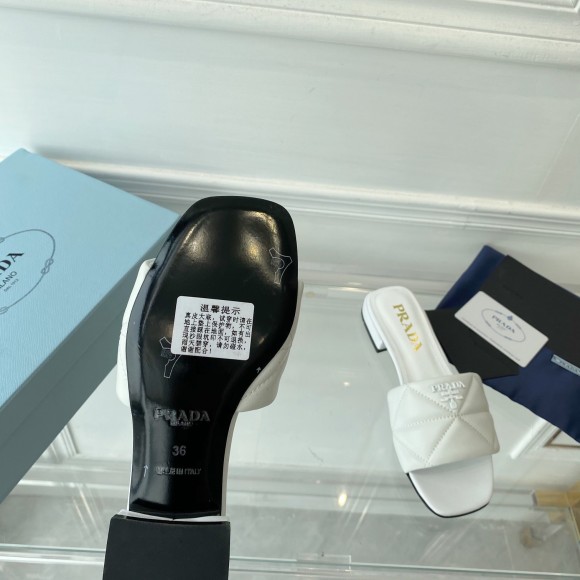 Prada Women's Slides Sandals In White Nappa Leather Prada Women's Slides Sandals In White Nappa Leather