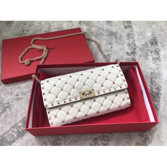 Valentino Rockstud Spike Crossbody Clutch Bag In White Lambskin Valentino Rockstud Spike Crossbody Clutch Bag In White Lambskin