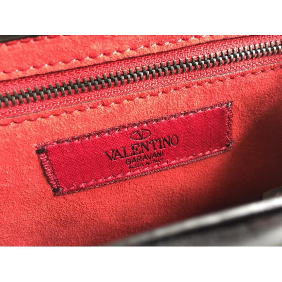 Valentino Rockstud Spike Crossbody Clutch Bag In Crinkled Lambskin Valentino Rockstud Spike Crossbody Clutch Bag In Crinkled Lambskin