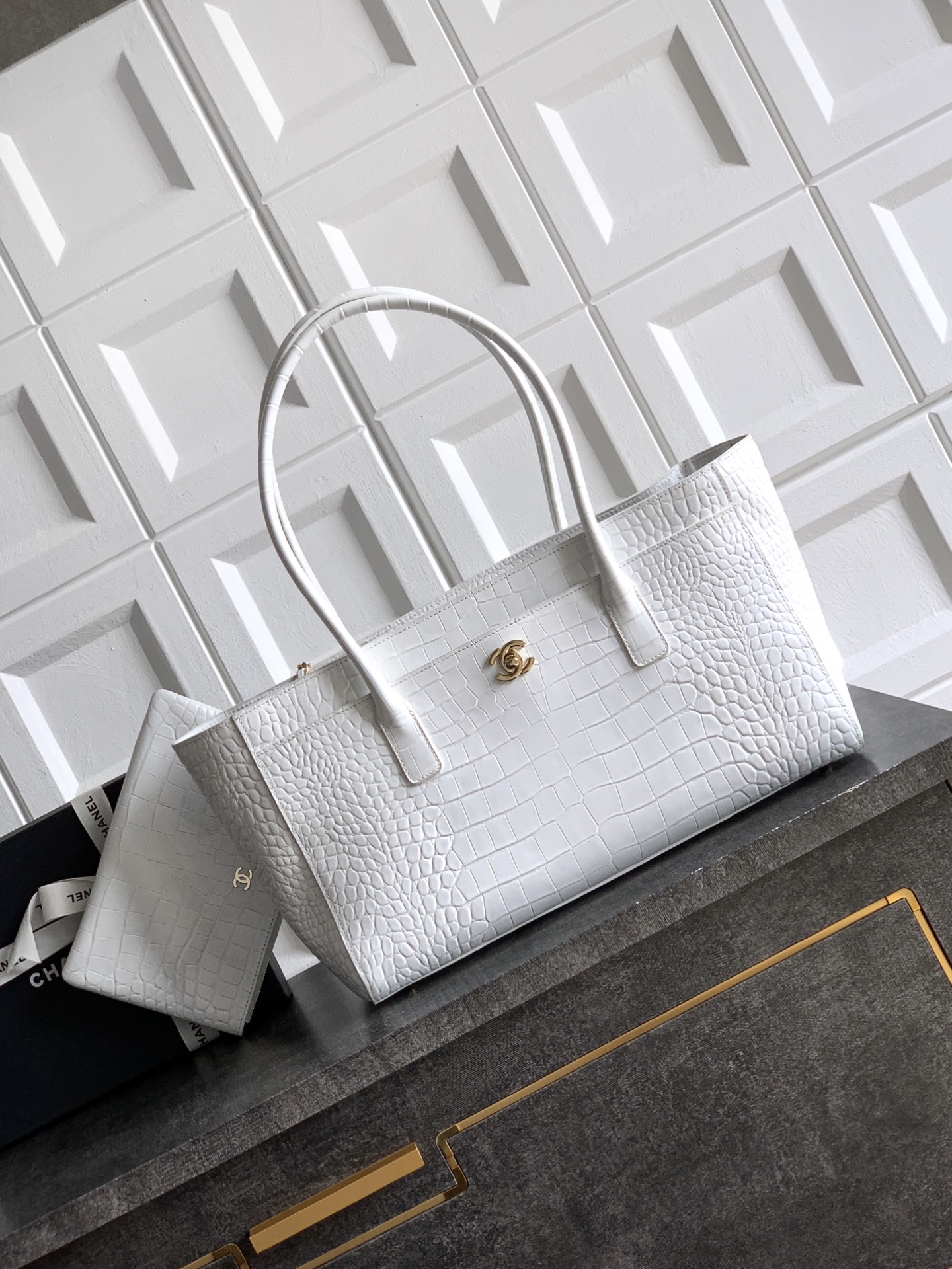 Chanel-Small-Clutch-Shopping-Tote-Bag-White-Crocodile-Embossed-Calfskin-35x21x12CM