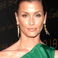 1250531083_bridget_moynahan_290x402