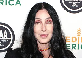 1250800284cher_290x206