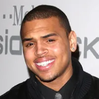 1250800588chris_brown_290x206