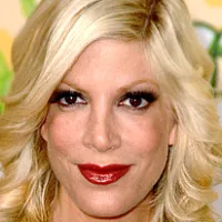 1251127565tori_spelling_290x206