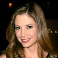 1251218072mira_sorvino_209x206