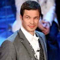 1251224488paul_sculfor_290x206