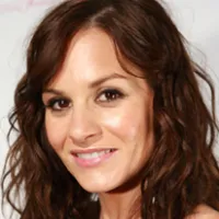 1251227939kara_dioguardi_290x206