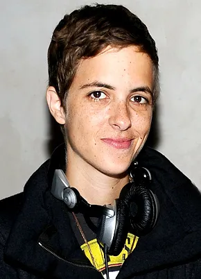1251231606_samantha_ronson_290x402
