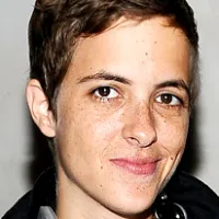 1251231606samantha_ronson_290x206