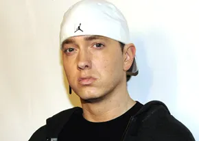 1251299772eminem_290x206