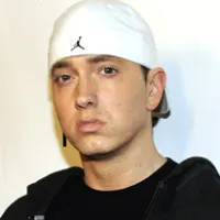 1251299772eminem_290x206