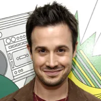 1251302091freddie_prinze_jr_290x206