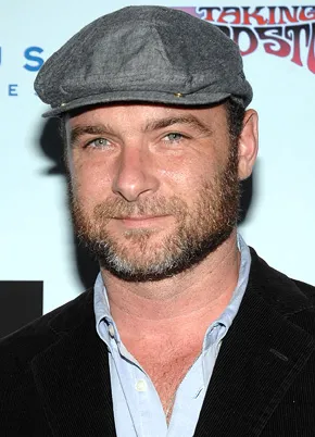 1251325493_liev_schreiber_290x402