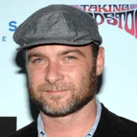 1251325493liev_schreiber_290x206
