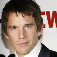 1251395578ethan_hawke_290x206