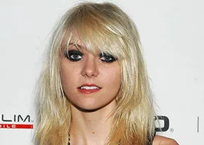 1251396016taylor_momsen_290x206