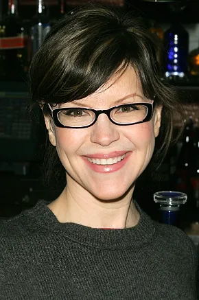 1251991023_lisa loeb b