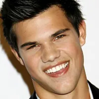 1256575918taylor lautner 206